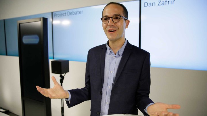 la-realidad-de-her-esta-mas-cerca-este-es-el-robot-de-ibm-que-debate-y-discute-contigo