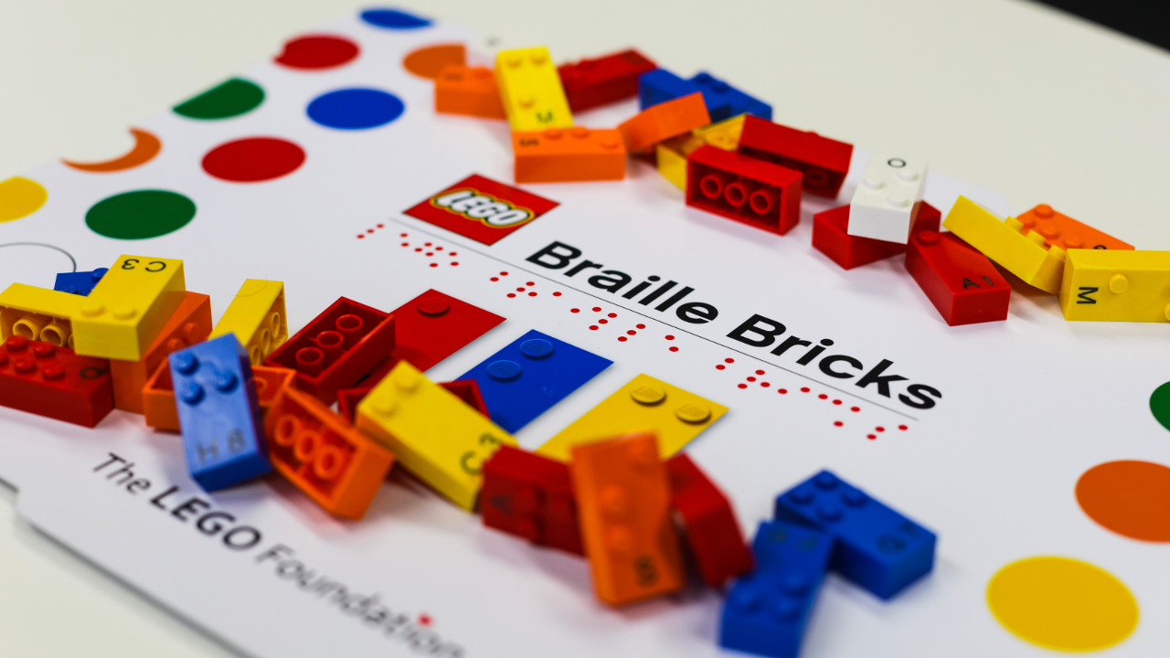 LEGO-braille-bricks