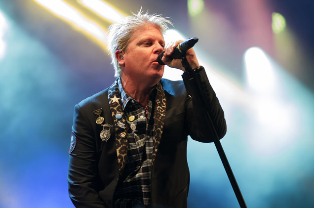 Dexter-Holland-live-performance-billboard-1548
